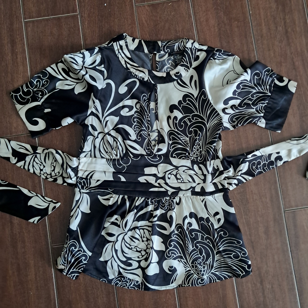 BCBGMaxAzria Black and Cream Floral Blouse